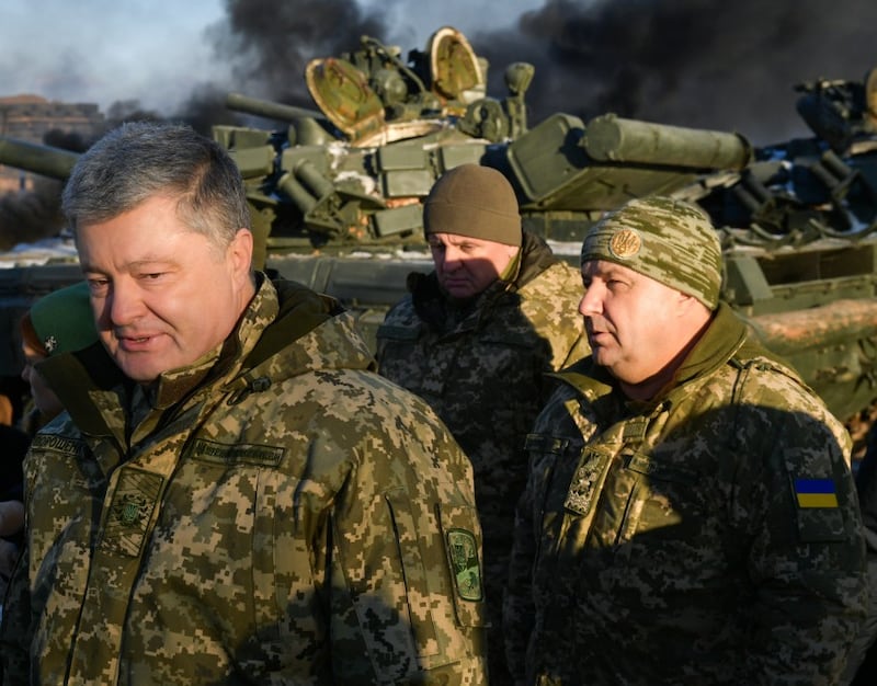 Ucraina, Poroshenko partecipa a un'esercitazione militare 8