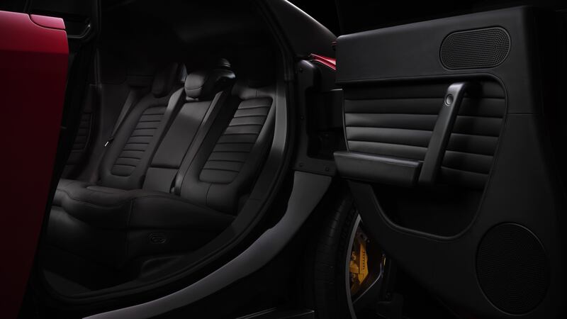 Ferrari Luce, guarda tutte le foto 17