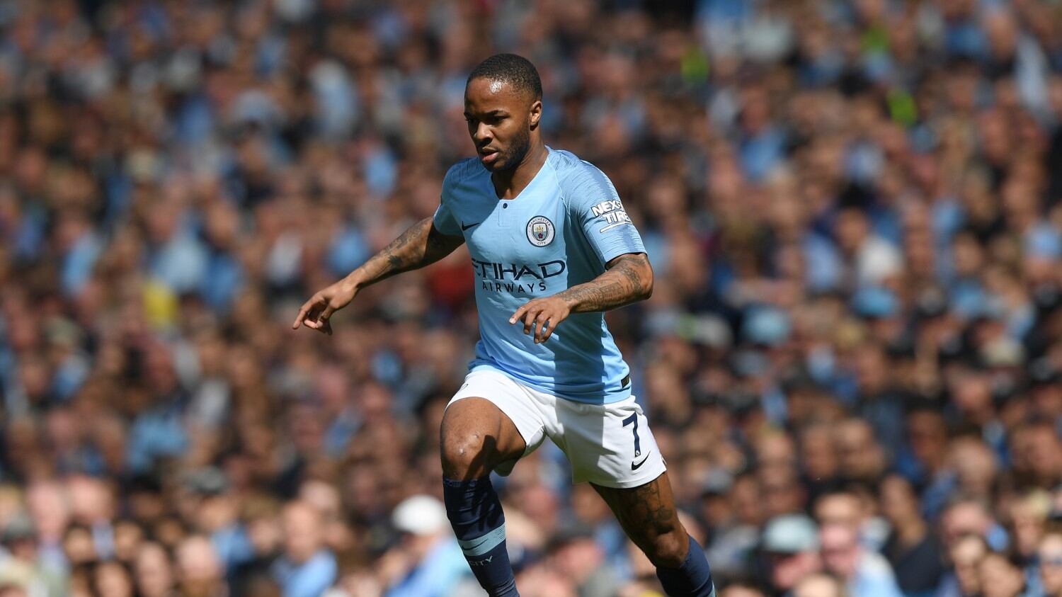 Sterling dal cuore d'oro: pagherà il funerale del ragazzo morto di leucemia