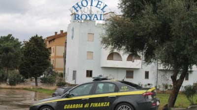 Prato, 80mila buste paga false per avere i permessi di soggiorno