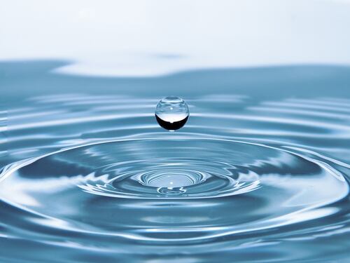 Ecco dove si trova l'acqua "virtuale": ne beviamo migliaia di litri al giorno