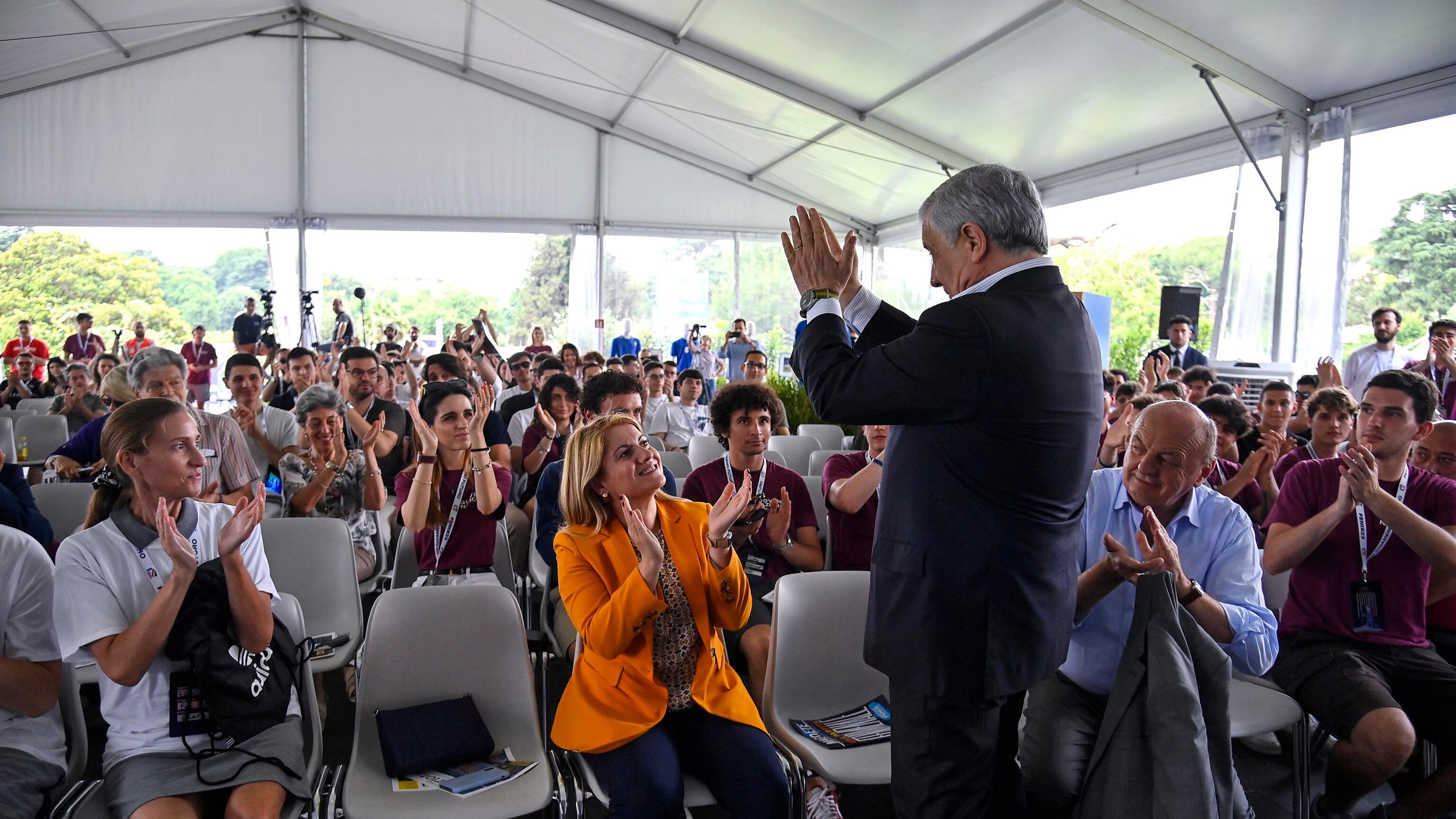 Il futuro "azzurro" del Sud tra Ponte e hub energetici