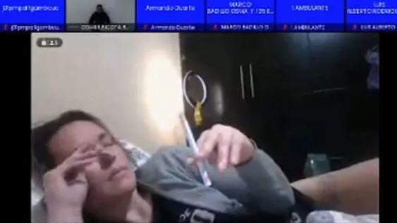 "La cam è accesa": cosa ha fatto una giudice in un'udienza video
