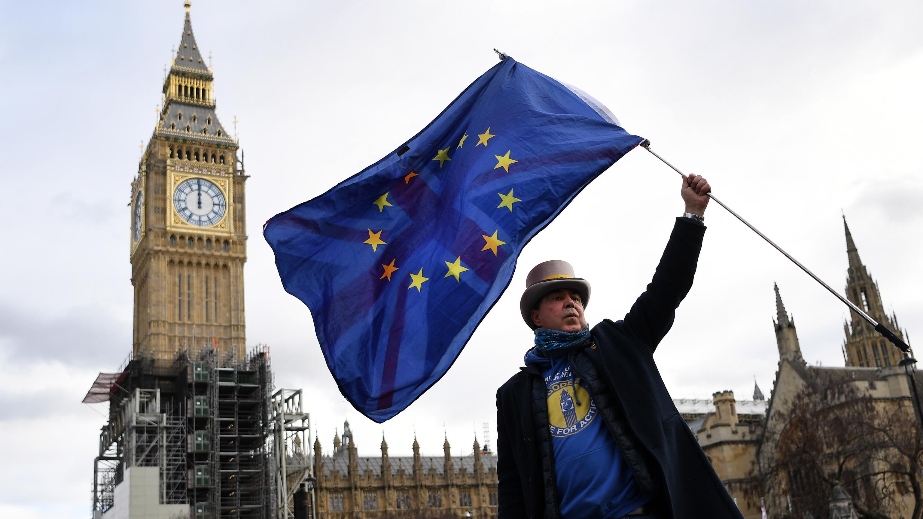 "Vietato esporre bandiera Ue". È "guerra" a Londra per l'anniversario della Brexit