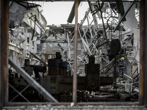 Kiev colpita al cuore. Dopo oltre due mesi riecco i raid di Mosca. "Pericolo nucleare"