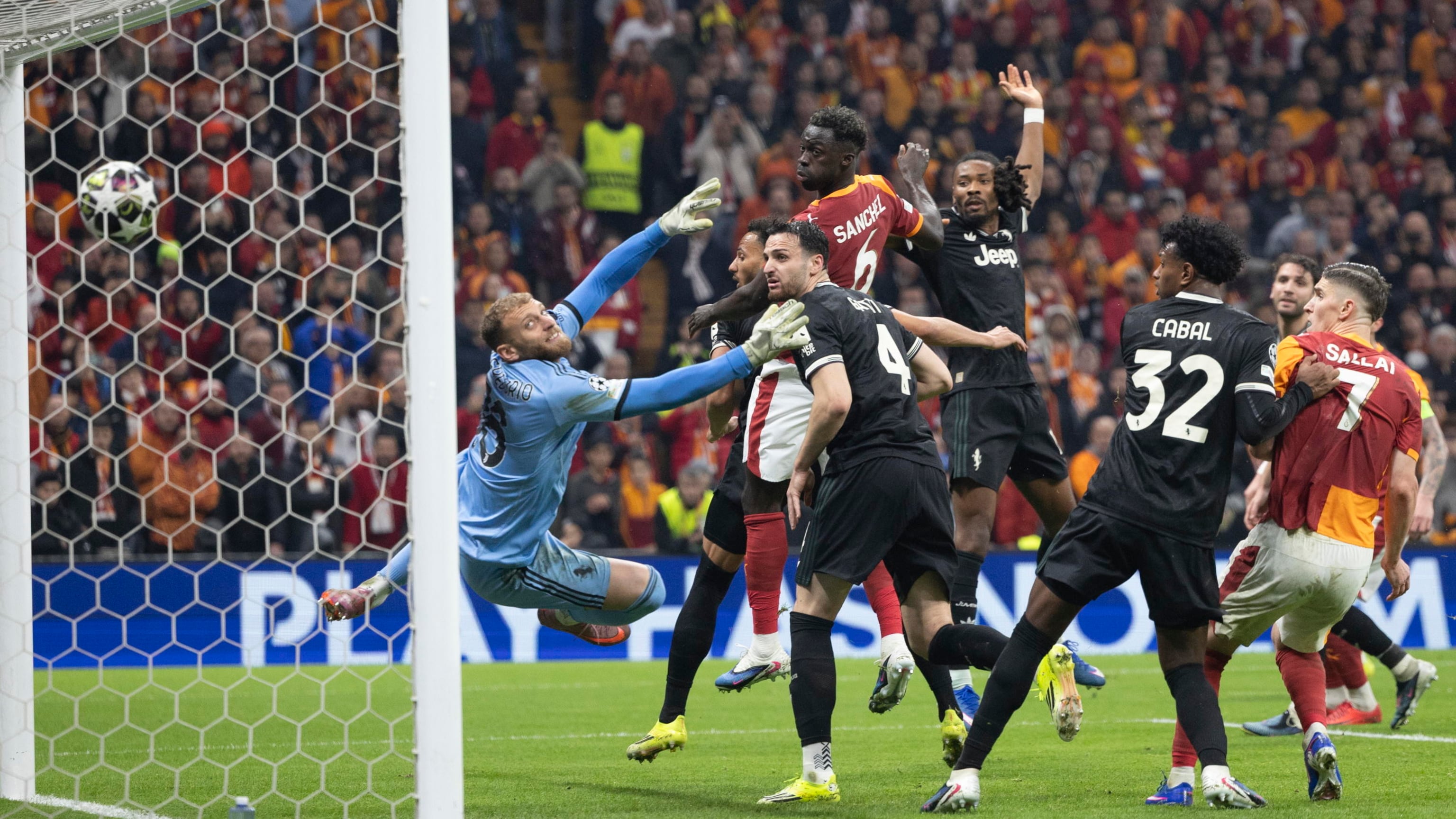 Champions, Lang e Cabal affossano la Juventus che perde 5-2 col Galatasaray