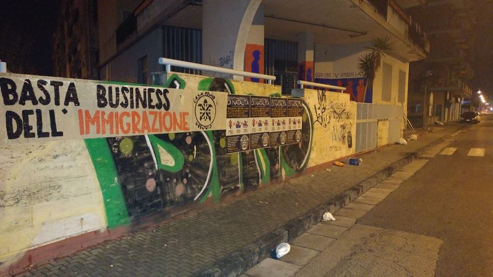 Messaggi contro l’immigrazione, il parroco: "Chi li ha scritti non è cristiano e non può fare la comunione"