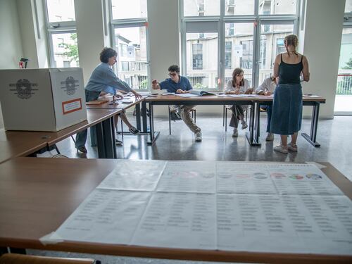 Alle Comunali 9 a 8 per il centrosinistra ma pesano i ballottaggi di Firenze e Bari