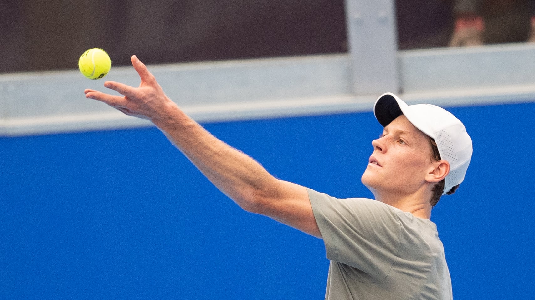 "Sinner elogio di normalità e stile. Ha l'approccio di Roger, Rafa e Nole"