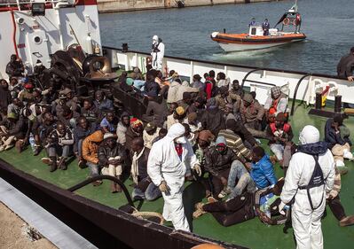 Clandestini sbarcati al porto di Corigliano Calabro 6