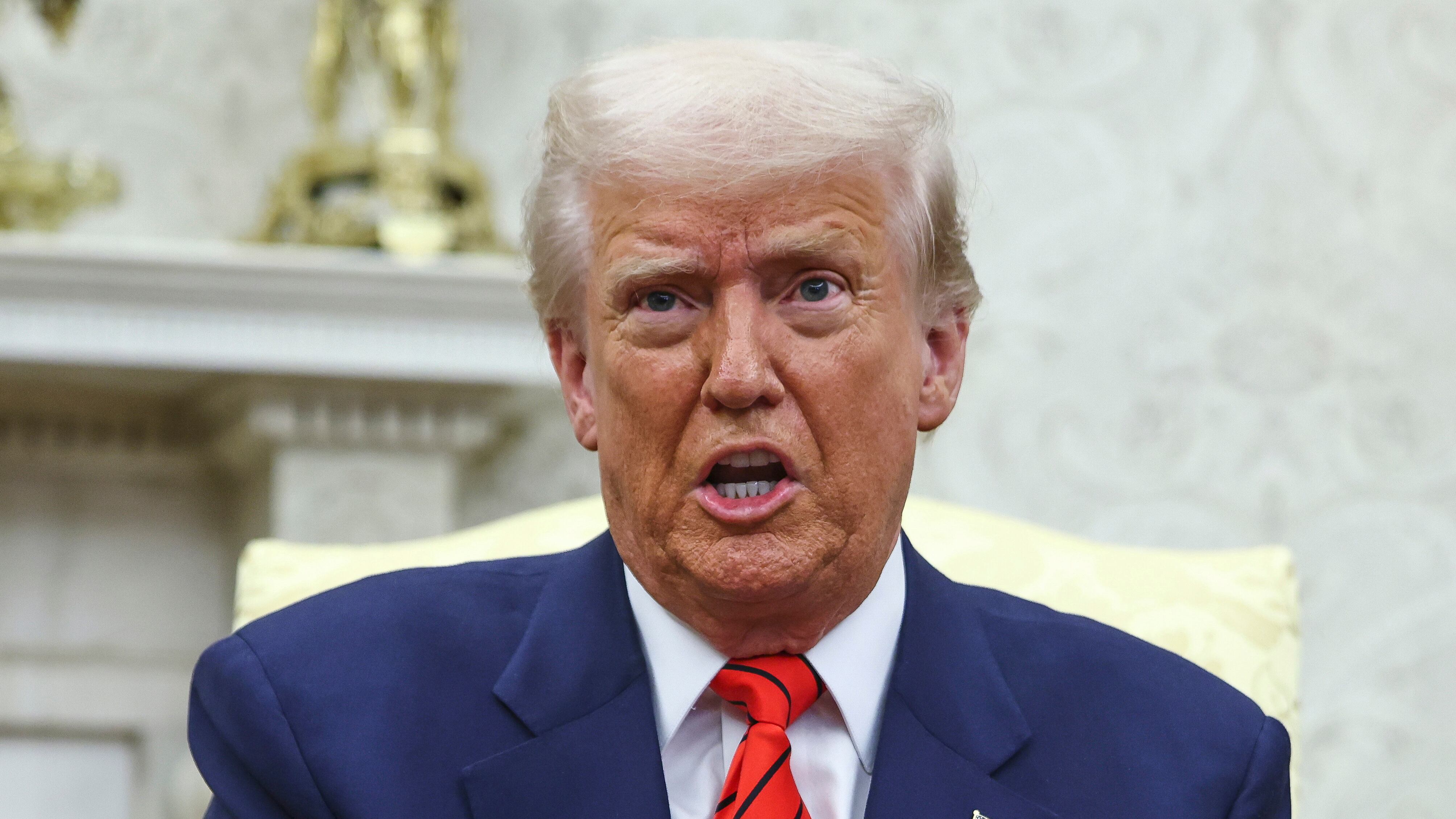 Trump minaccia l'Iran: "Conseguenze devastanti per gli attacchi Houthi"