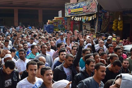 Manifestanti pro-Morsi in corteo a Giza 5
