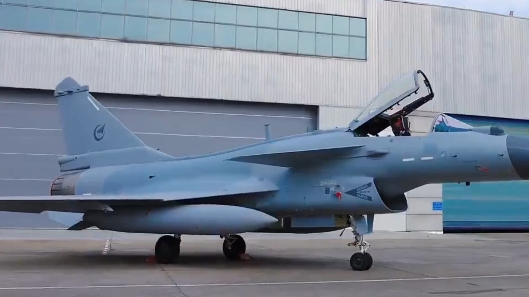 Caccia J-10C e missile PL-17: ecco la combo cinese che scuote l'indo-pacifico