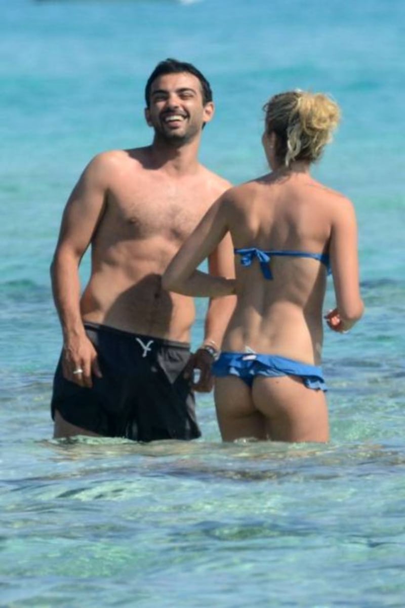 Costanza Caracciolo e Primo Reggiani al mare 15