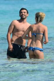 Costanza Caracciolo e Primo Reggiani al mare 15