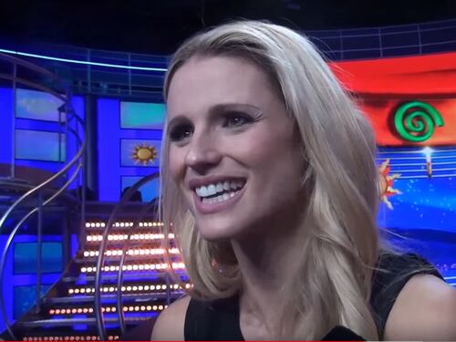 Michelle Hunziker fa l’albero di Natale in anticipo