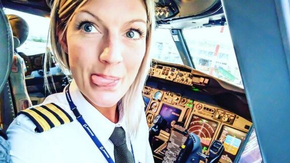 Maria, la bella pilota di Ryanair che sta facendo impazzire tutti