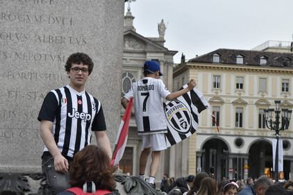 Juventus, anche i tifosi fanno festa: ecco tutte le immagini 10