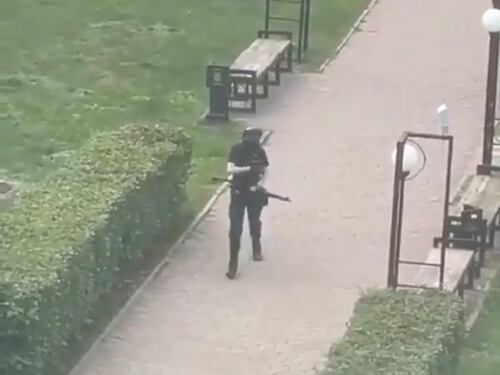 Gli spari, poi la fuga: l'attacco all'università russa