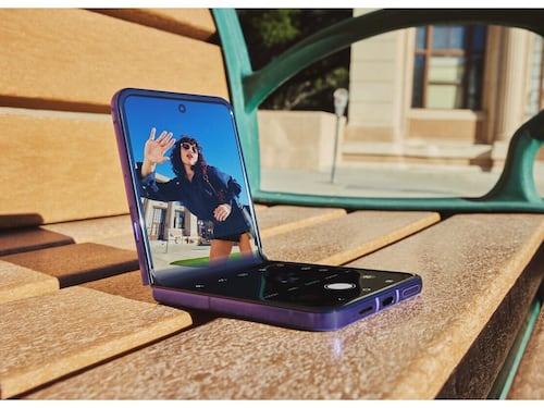 razr 70 Ultra, il flip è diventato maturo