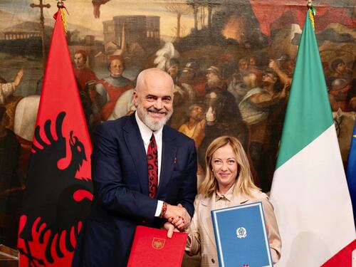 Meloni e l'intesa con Rama: 2 hotspot italiani in Albania. I contatti con Von der Leyen