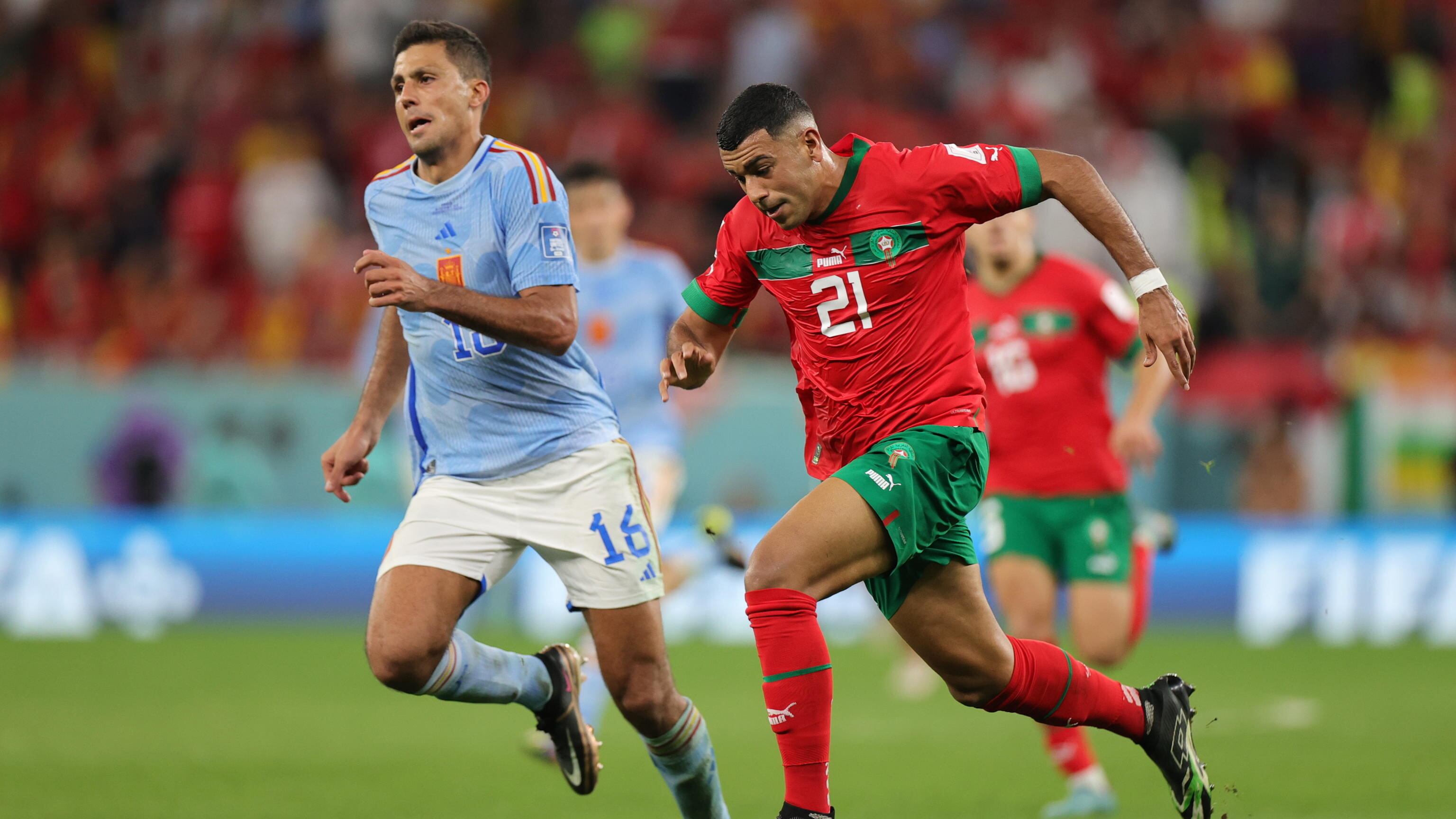 Cheddira vede "rosso" solo in campo; fa ricco il Bari con i rimborsi mondiali