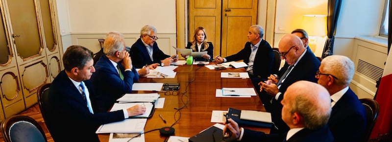 Pronto il decreto dopo gli scontri di Milano: fermo preventivo per i minori, arresto differito e divieto di aggregazione per i violenti. Tutte le novità