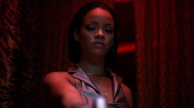 Rihanna tra nudo e omicidi nel nuovo video