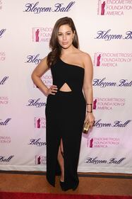 Ashley Graham topless in Messico 30