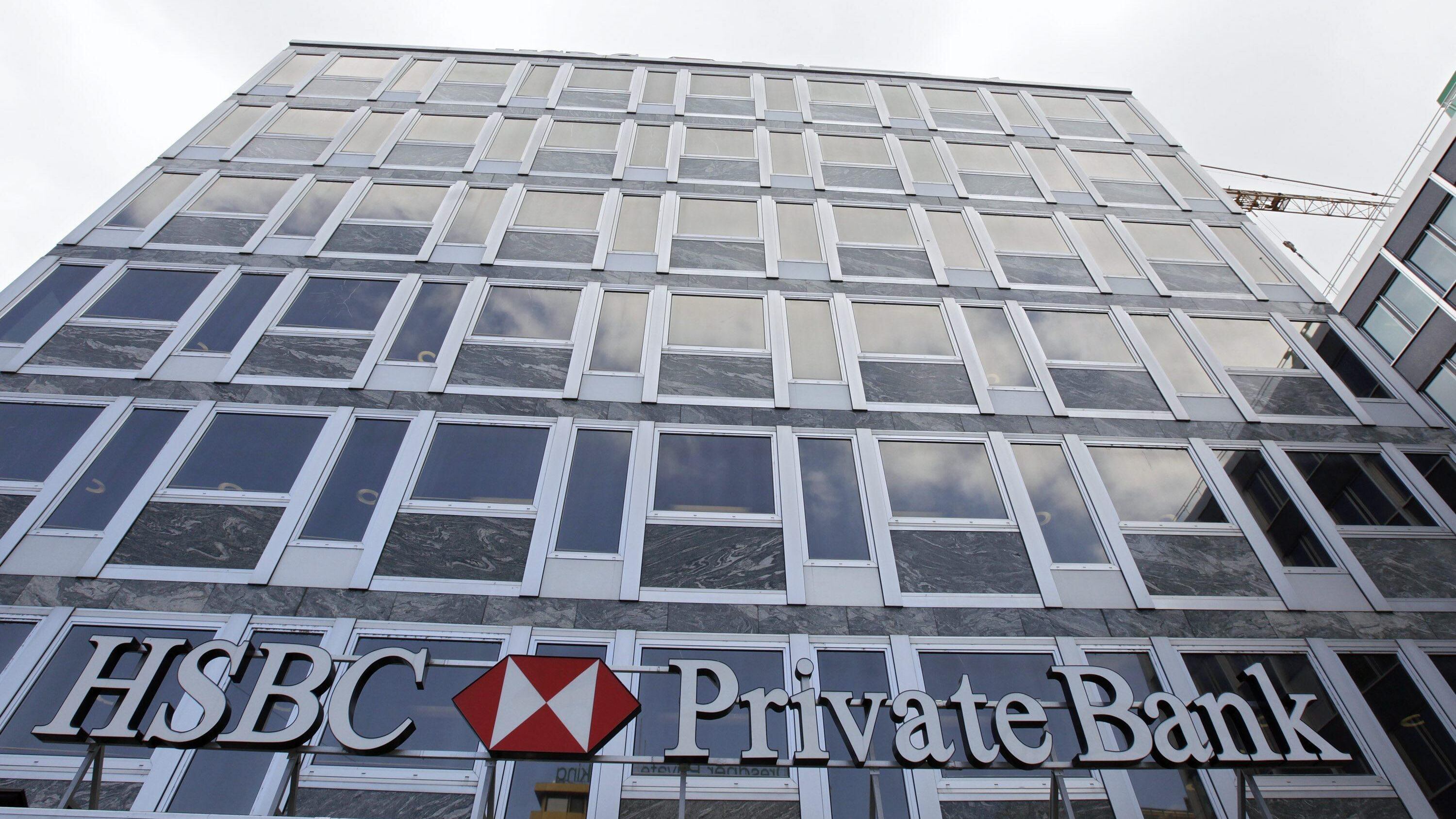 Gogna fiscale sui famosi per i conti in Svizzera