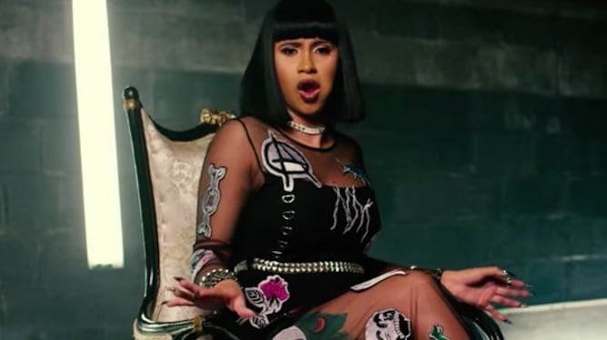 Cardi B dopo aver rischiato la vita dice addio alla chirurgia estetica