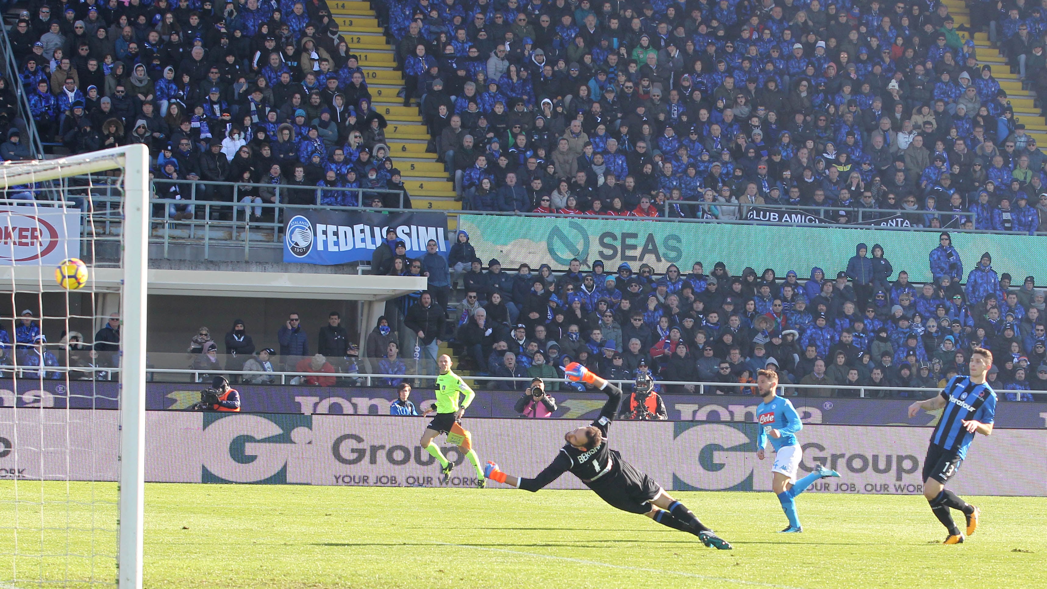 La fame di Mertens esalta il nuovo Napoli più cinico che bello