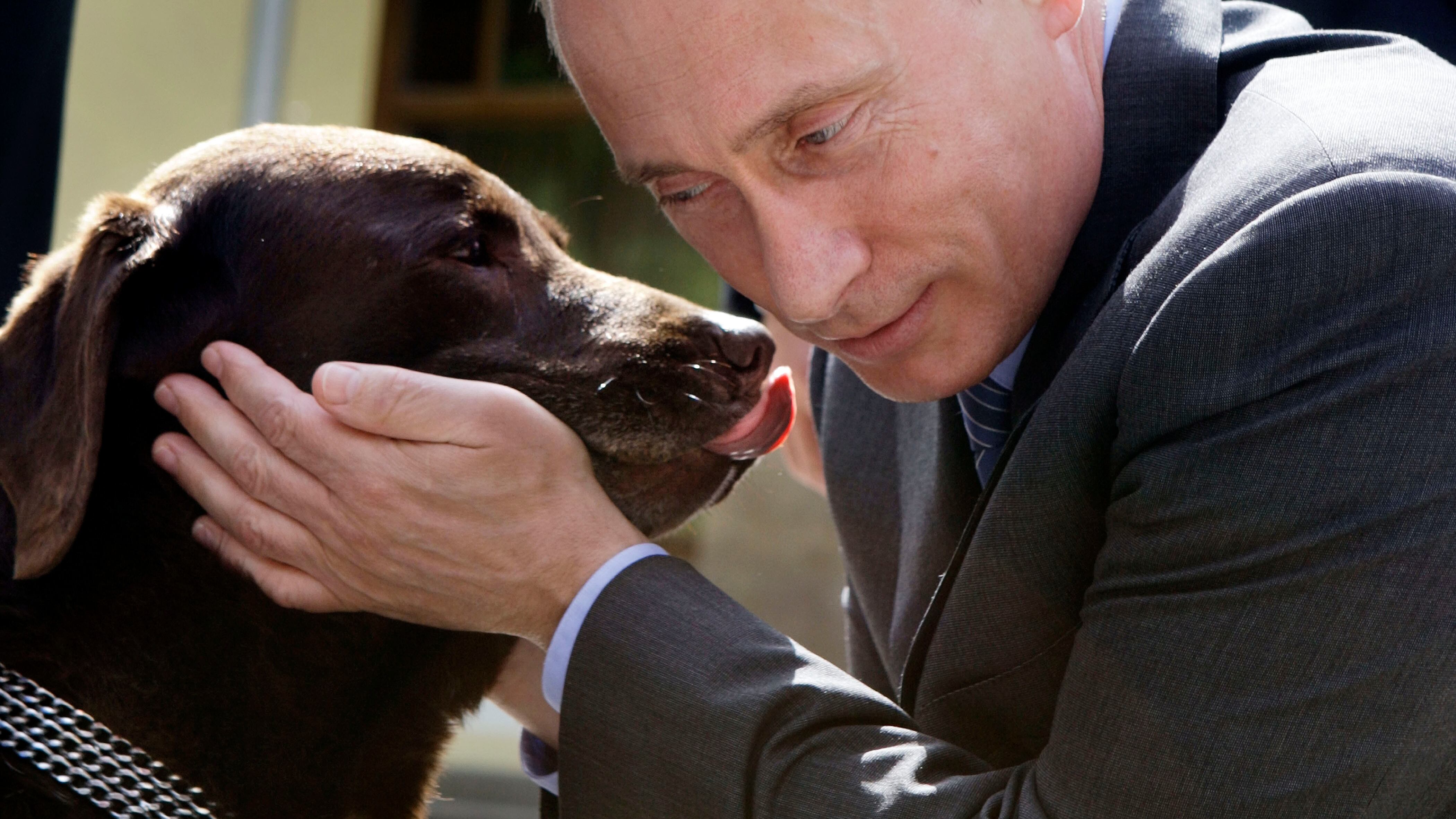 Dentro la vita privata di Putin, in un libro abitdini e manie del presidente