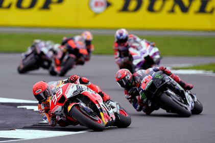 MotoGP, Espargaro beffa Bagnaia e trionfa a Silverstone: le immagini più belle della gara 15