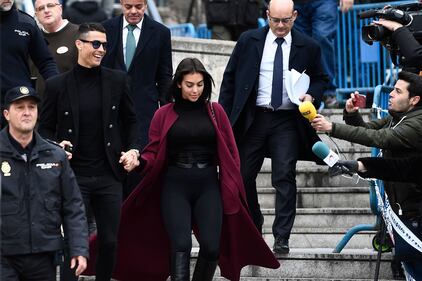 Cristiano Ronaldo e Georgina Rodriguez a Madrid: ecco gli scatti della coppia 4