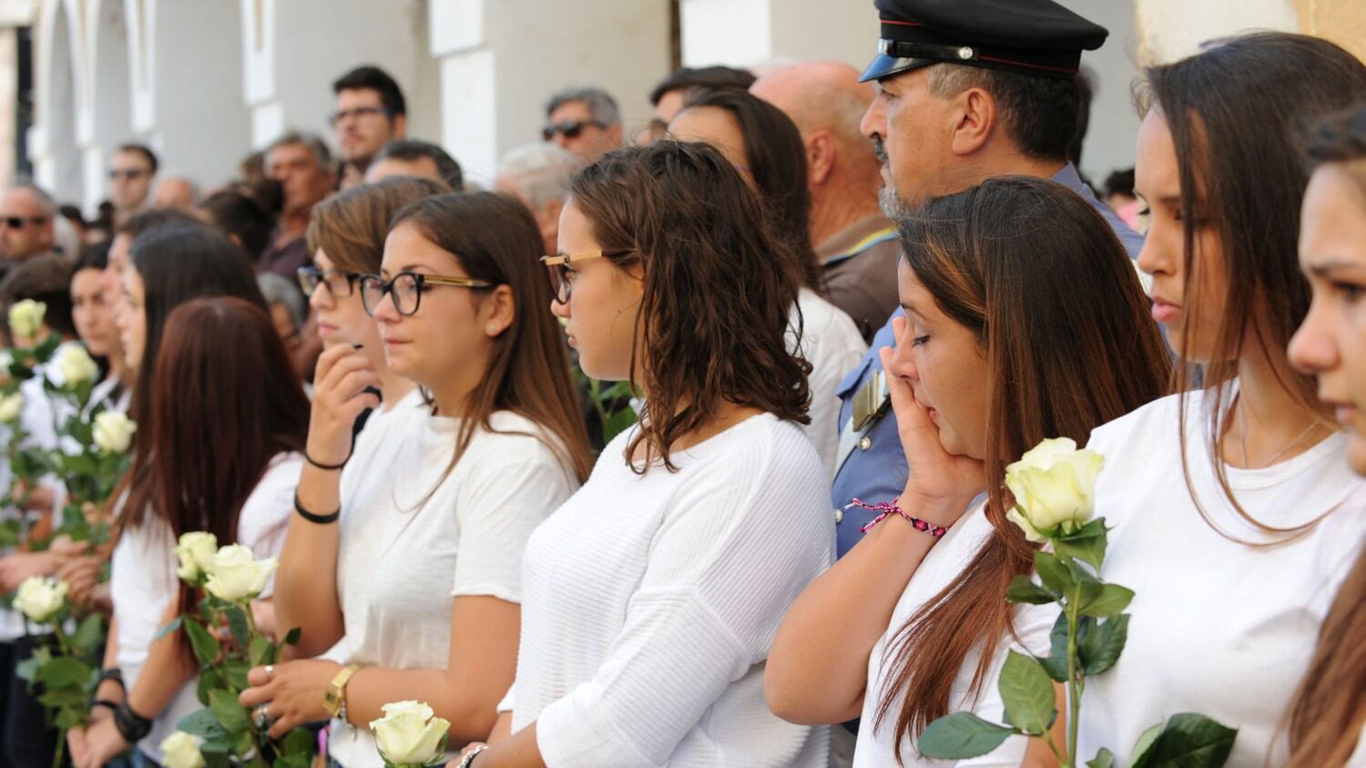 Ai funerali l'appello della mamma di Noemi: "Nessuna vendetta"