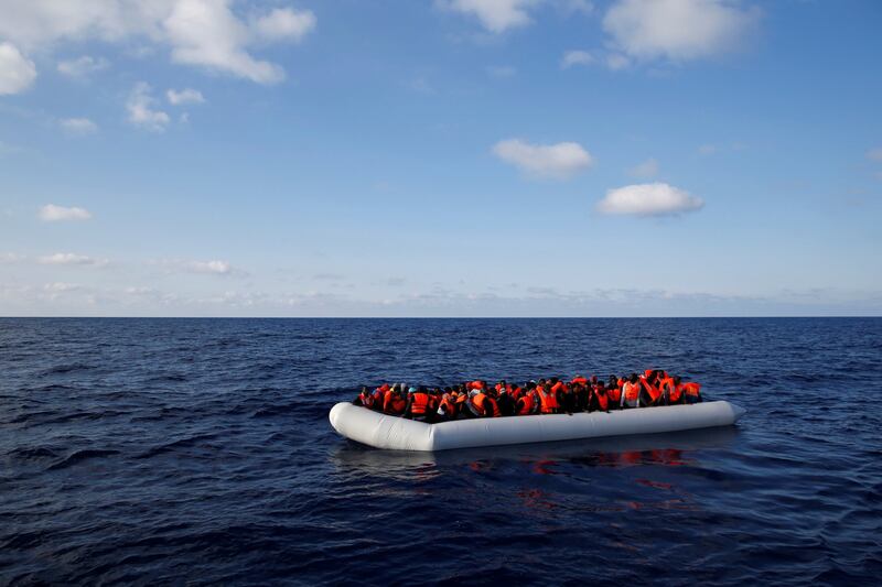 Migranti, il lavoro dei soccorritori nel Mediterraneo 10