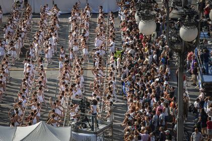 Il "Ballo in Bianco" in piazza Duomo 3