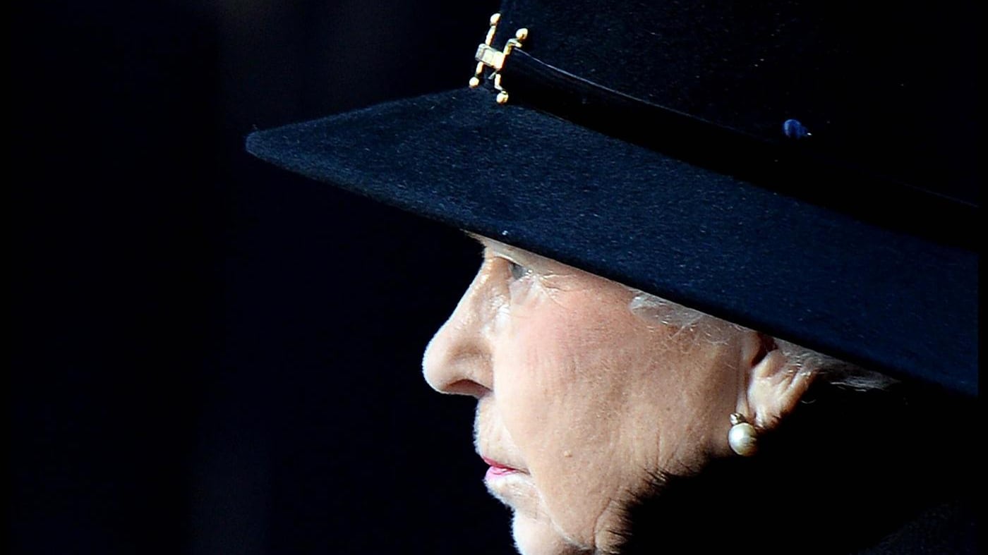 La Regina salta un altro appuntamento: "Nessuno può fermare il tempo"