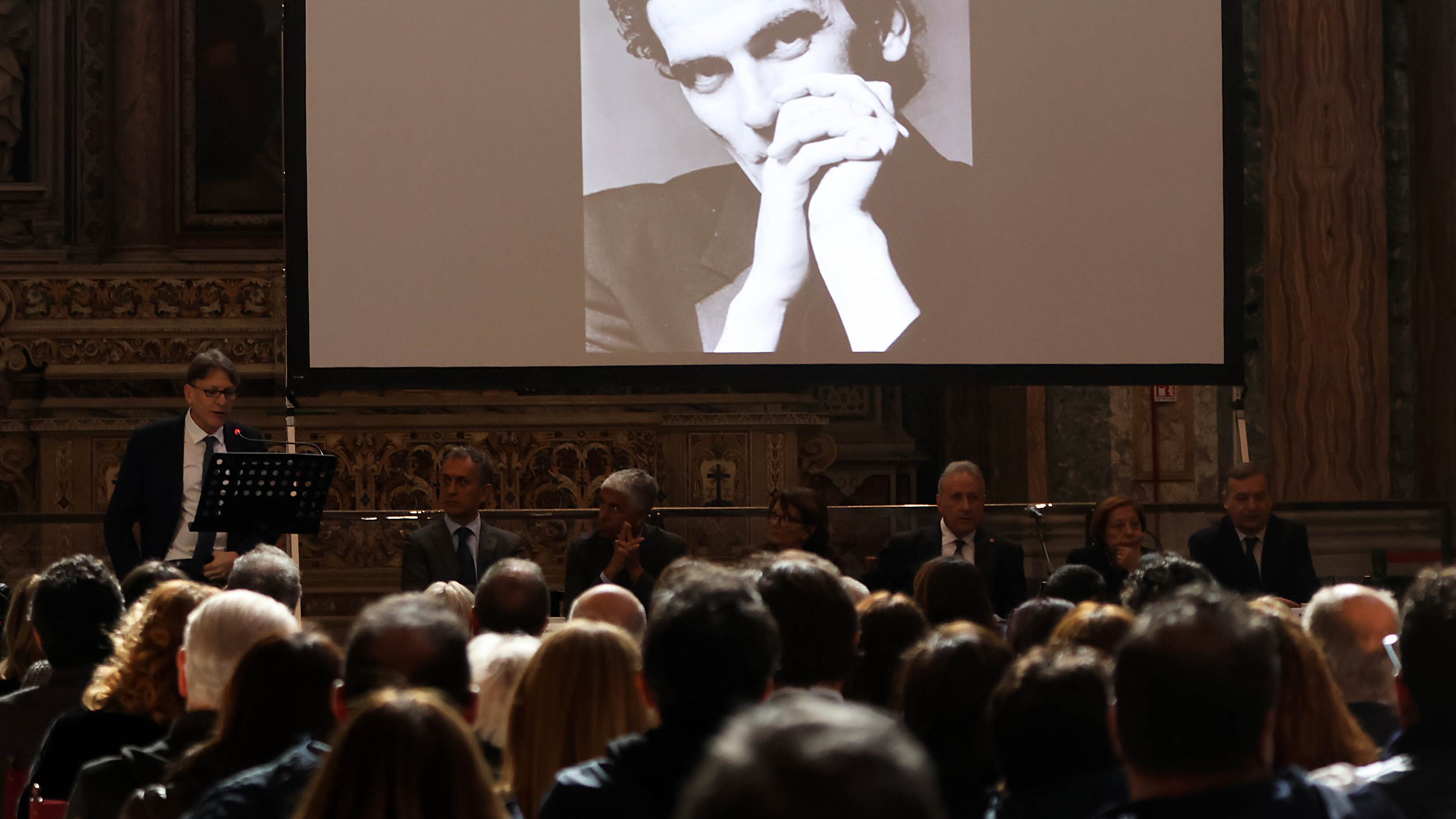 Napoli ricorda il suo Massimo Troisi: la laurea honoris causa e non solo