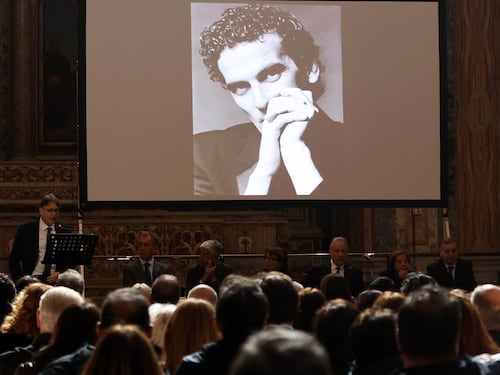 Napoli ricorda il suo Massimo Troisi: la laurea honoris causa e non solo