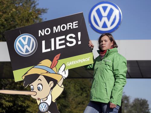 Volkswagen, oggi la scelta del nuovo ad. In Borsa il titolo prova a rialzarsi