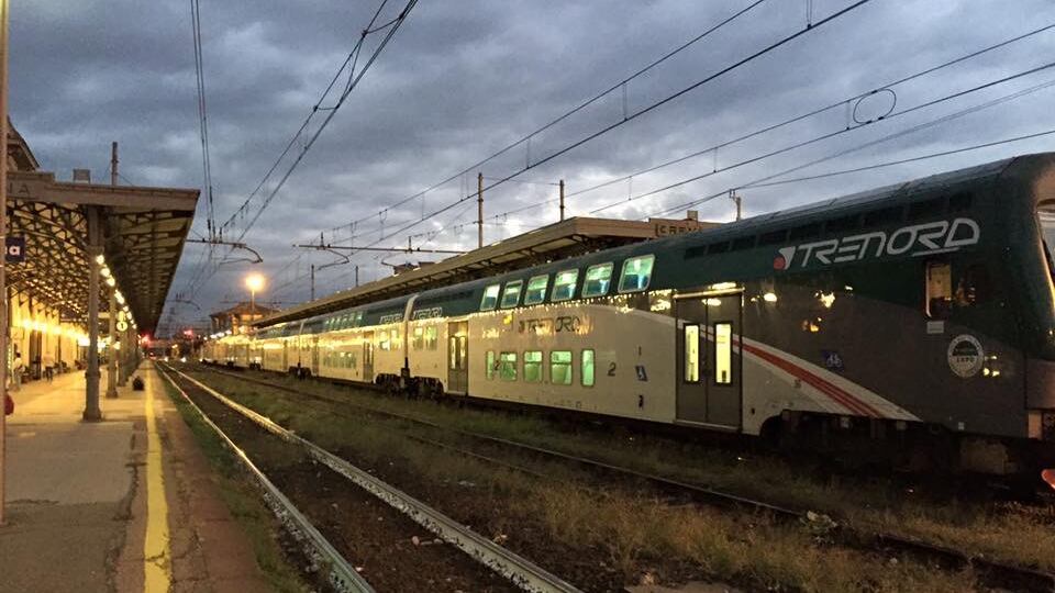 Becca uno straniero senza biglietto: capotreno pestato in stazione