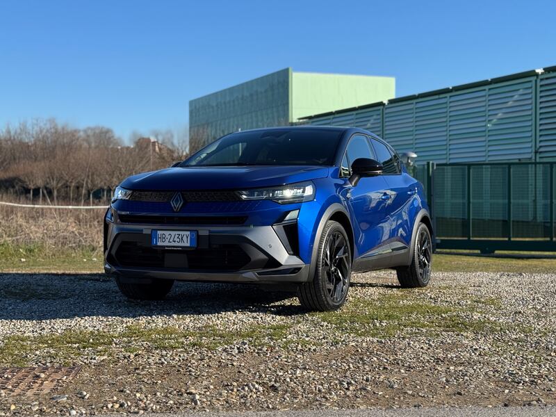 Renault Captur 1.8 E-Tech: guarda tutte le foto 2