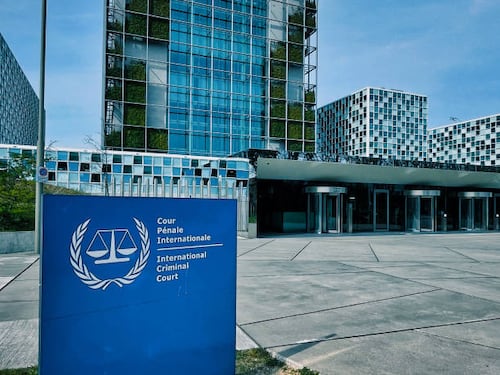 Gli Stati Uniti impongono nuove sanzione alla Cpi. L’Ue: “Profondamente deplorevole”. L’Italia e i Paesi occidentali si schierano con la Corte