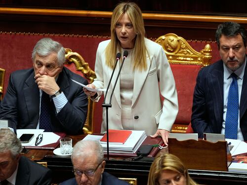 Fdi lancia la scommessa del Sì con la premier sul palco. E la Lega apre 1.200 gazebo