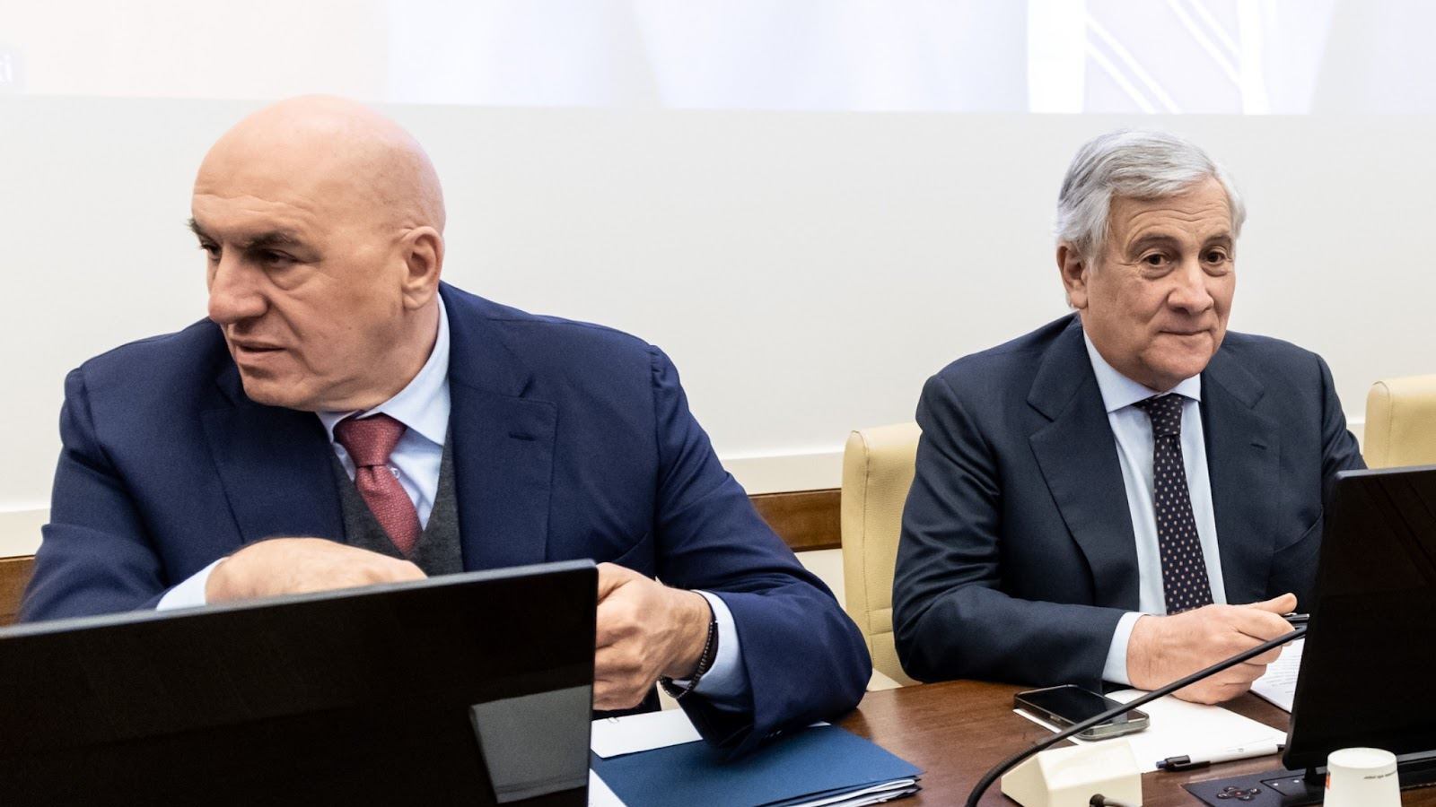 Iran, l’audizione di Tajani e Crosetto: "La crisi minaccia la nostra sicurezza. La linea politica è quella della Ue, Italia non isolata"