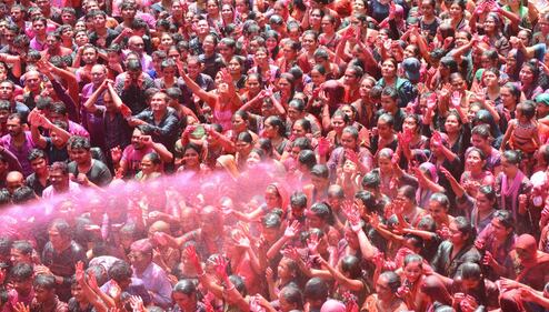 in India inizia l'Holi Festival  1