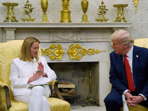 Strazio Donald: è il tradimento di un vero amore