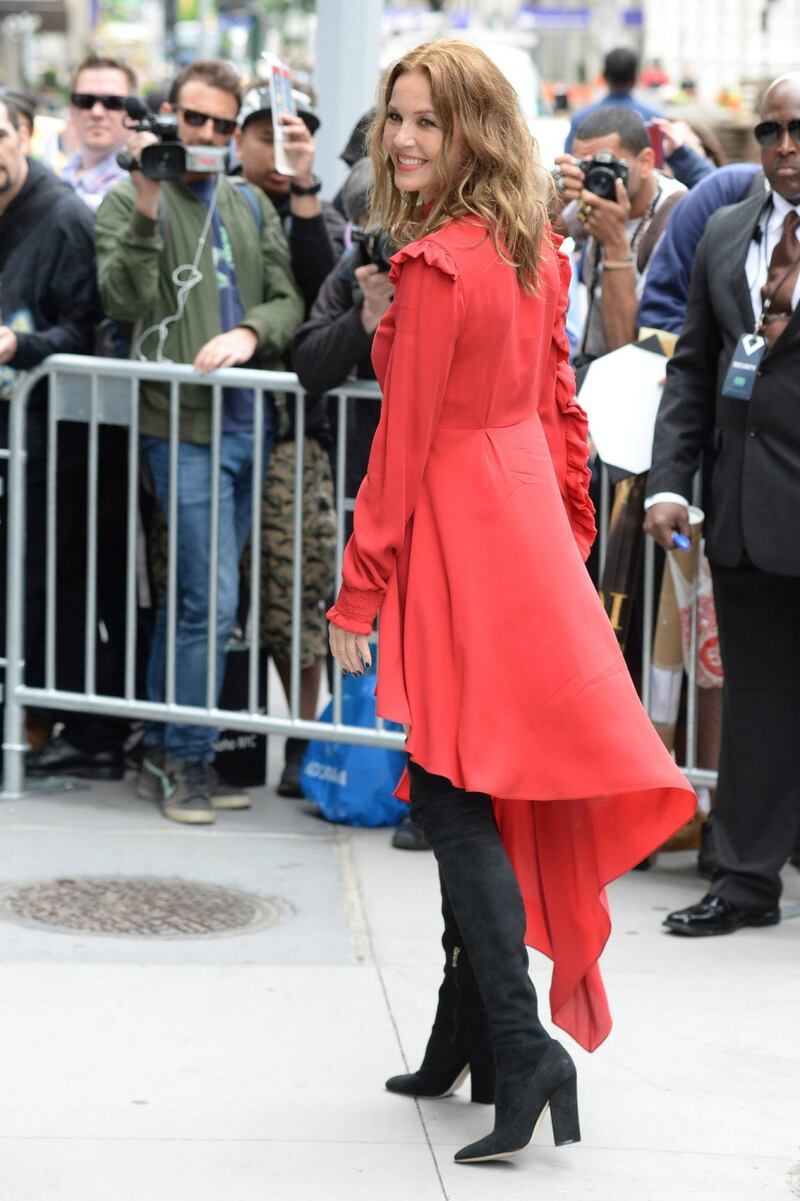 Connie Nielsen, il vento alza la gonna sul red carpet 19